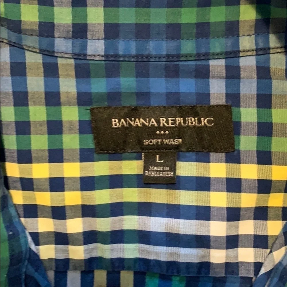Banana Republic Men’s Soft Wash Button Down​